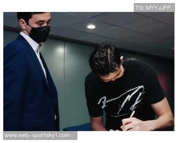 斯普利特执教理念强调提速创造机会应该给予他转正机会 斯普利特执教理念强调提速创造机会应该给予他转正机会