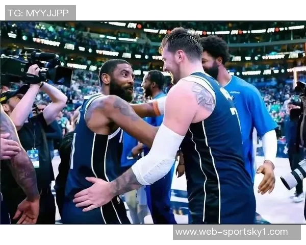 东契奇换来浓眉交易风波独行侠疯狂兜售引发联盟各队关注 东契奇换来浓眉交易风波独行侠疯狂兜售引发联盟各队关注